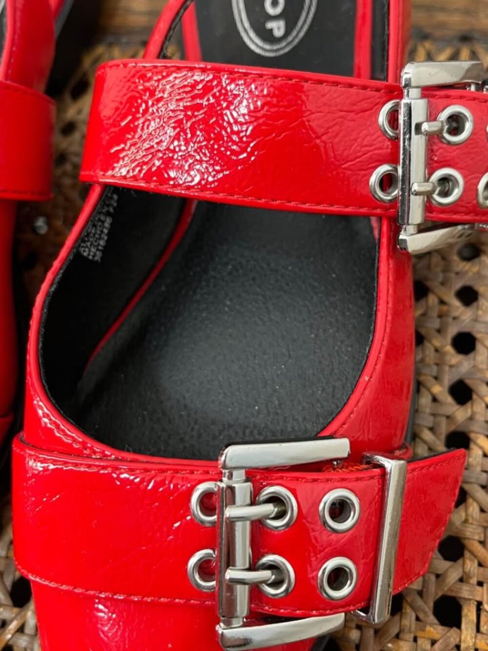 Size 7 City Chic Edgy Double Buckle Red Faux Leather Statement Slingback Flat - Picture 5 of 10